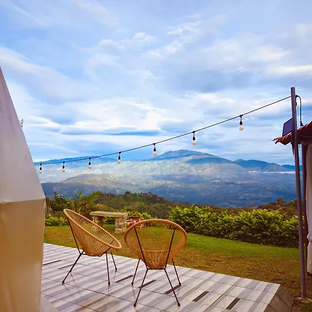 Las Colinas Glamping Turrialba Exterior photo